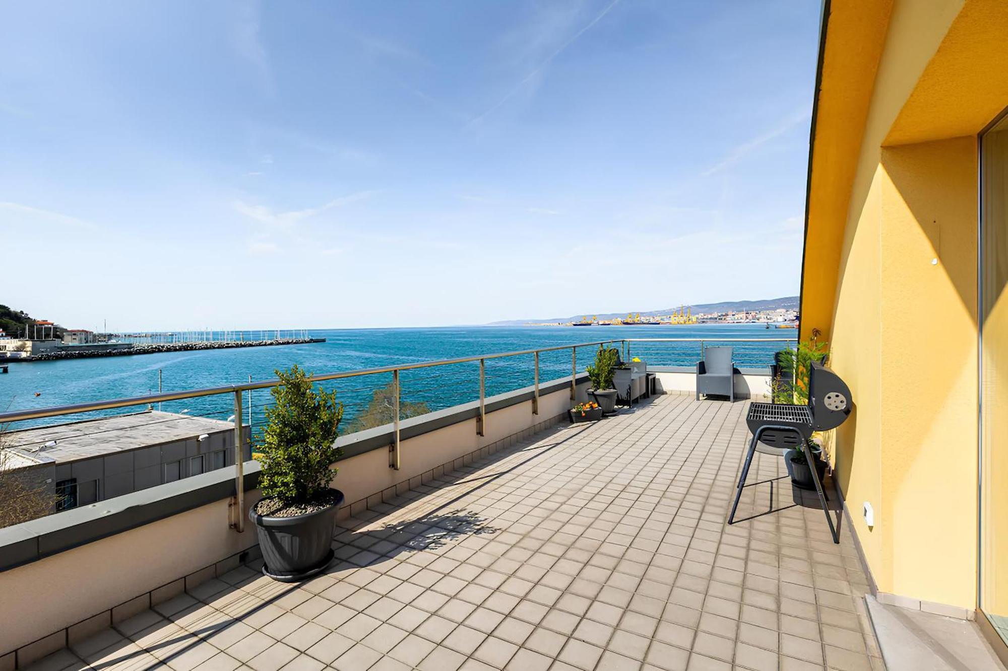 Attico Riva Mare Apartment Muggia Exterior photo